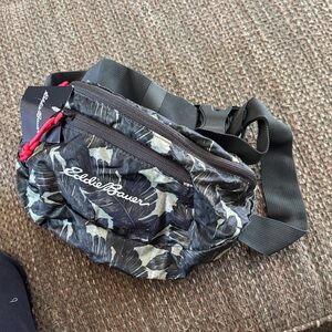 Eddie Bauer Black and Green Belt Bag
